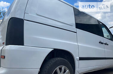 Вантажопасажирський фургон Mercedes-Benz Vito 2000 в 