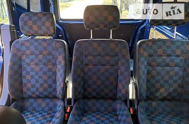 Вантажопасажирський фургон Mercedes-Benz Vito 2001 в 
