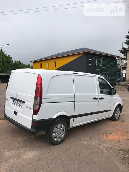 Вантажопасажирський фургон Mercedes-Benz Vito 2006 в Бердичеві