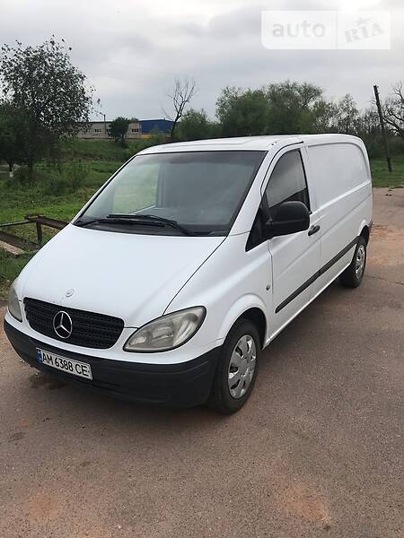 Вантажопасажирський фургон Mercedes-Benz Vito 2006 в Бердичеві
