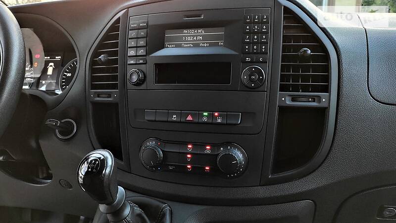 Вантажопасажирський фургон Mercedes-Benz Vito 2016 в Чернівцях