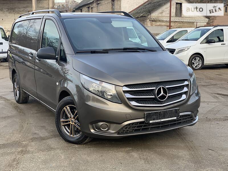Вантажопасажирський фургон Mercedes-Benz Vito 2016 в Києві