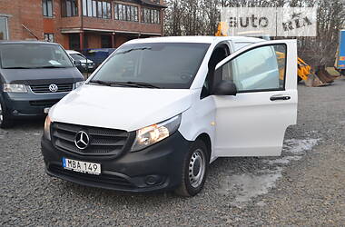 Вантажопасажирський фургон Mercedes-Benz Vito 2016 в Хмельницькому