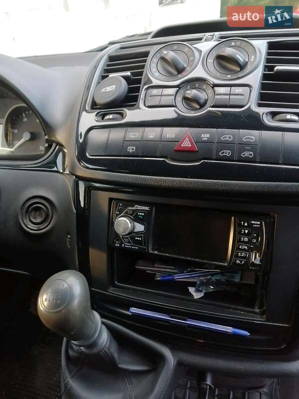 Минивэн Mercedes-Benz Vito 2010 в Сваляве