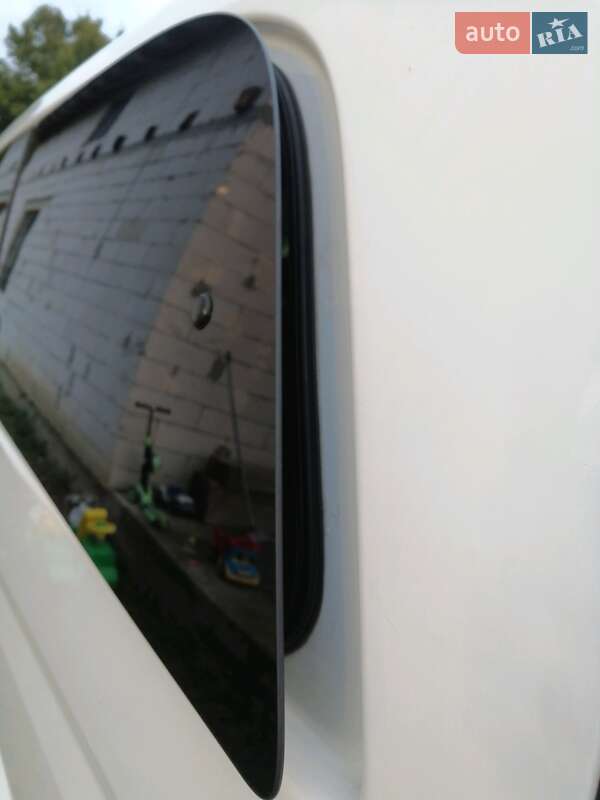 Минивэн Mercedes-Benz Vito 2010 в Сваляве