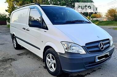 Вантажопасажирський фургон Mercedes-Benz Vito 2010 в Харкові