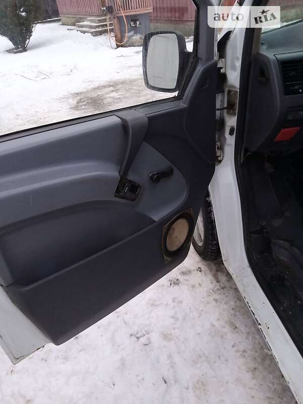 Грузовой фургон Mercedes-Benz Vito 1997 в Косове