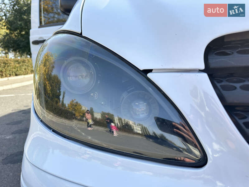 Минивэн Mercedes-Benz Vito 2006 в Южноукраинске