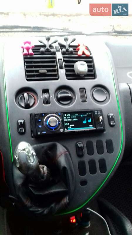 Минивэн Mercedes-Benz Vito 2000 в Заставной