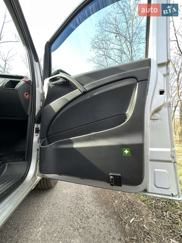 Минивэн Mercedes-Benz Vito 2010 в Пятихатках