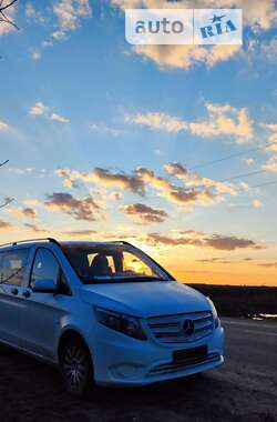 Вантажний фургон Mercedes-Benz Vito 2015 в Києві