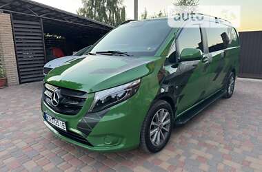 Грузопассажирский фургон Mercedes-Benz Vito 2016 в Киеве