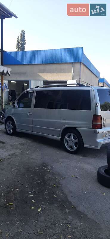 Вантажопасажирський фургон Mercedes-Benz Vito 2003 в Одесі