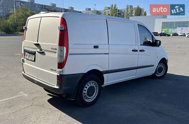 Грузовой фургон Mercedes-Benz Vito 2011 в 