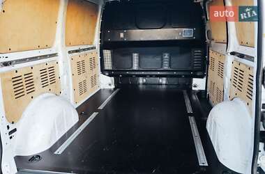 Грузовой фургон Mercedes-Benz Vito 2011 в 