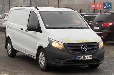 Вантажний фургон Mercedes-Benz Vito 2016 в Рівному