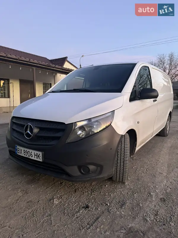 Грузовой фургон Mercedes-Benz Vito 2016 в 