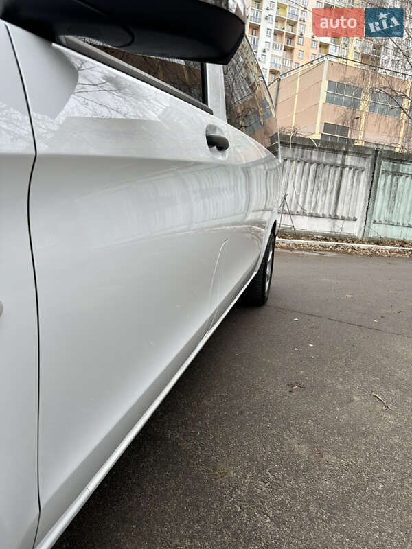Минивэн Mercedes-Benz Vito 2016 в Киеве