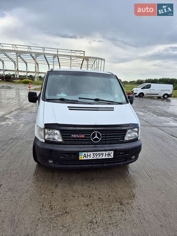 Вантажний фургон Mercedes-Benz Vito 2002 в Обухові