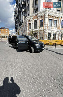 Минивэн Mercedes-Benz Vito 2017 в 