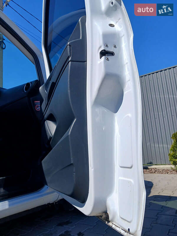 Мінівен Mercedes-Benz Vito 2015 в Чернівцях фото 14 Мінівен Mercedes-Benz Vito 2015 в Чернівцях