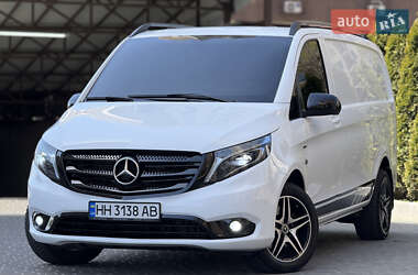 Грузовой фургон Mercedes-Benz Vito 2019 в 