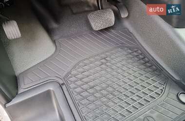 Вантажний фургон Mercedes-Benz Vito 2020 в 