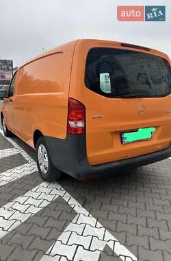 Грузовой фургон Mercedes-Benz Vito 2017 в 