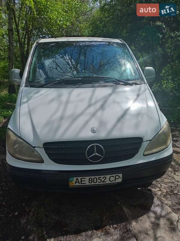 Вантажний фургон Mercedes-Benz Vito 2003 в 