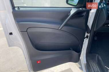Вантажний фургон Mercedes-Benz Vito 2011 в 