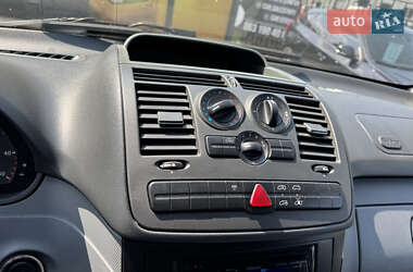 Мікроавтобус Mercedes-Benz Vito 2009 в 