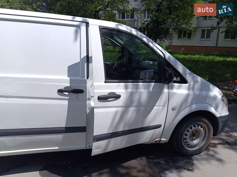 Вантажопасажирський фургон Mercedes-Benz Vito 2010 в Житомирі