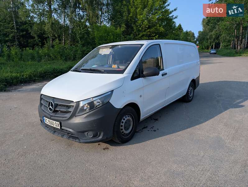 Грузовой фургон Mercedes-Benz Vito 2015 в 
