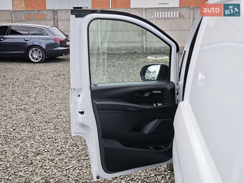 Вантажний фургон Mercedes-Benz Vito 2017 в Луцьку