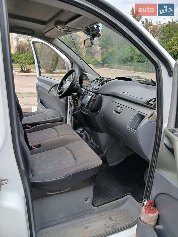 Минивэн Mercedes-Benz Vito 2004 в Никополе