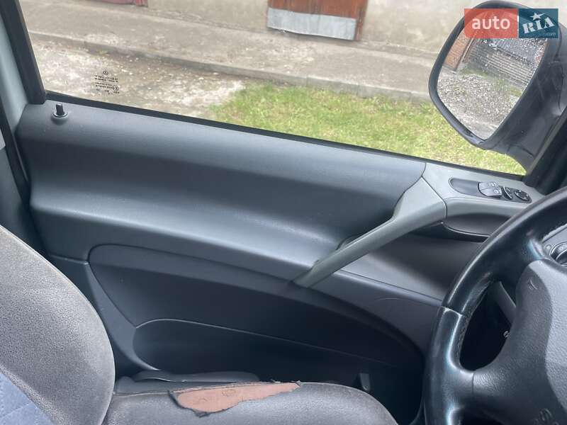 Мінівен Mercedes-Benz Vito 2005 в Снятині