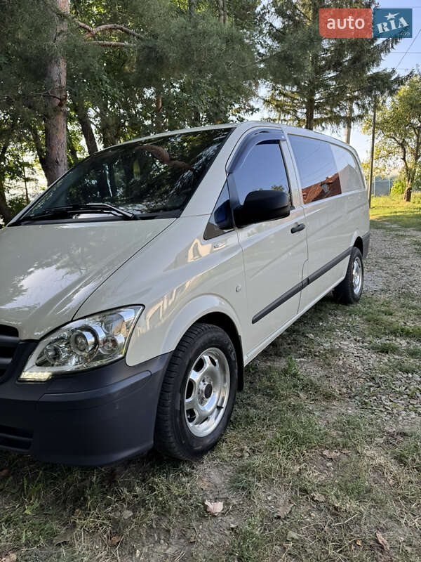 Грузовой фургон Mercedes-Benz Vito 2011 в Черновцах