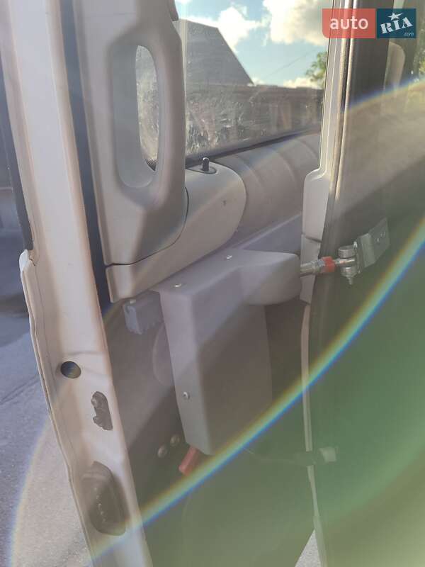 Минивэн Mercedes-Benz Vito 2011 в Коропе