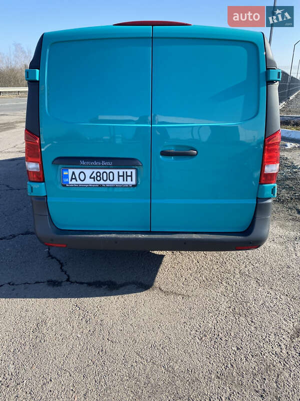 Грузовой фургон Mercedes-Benz Vito 2017 в Ужгороде