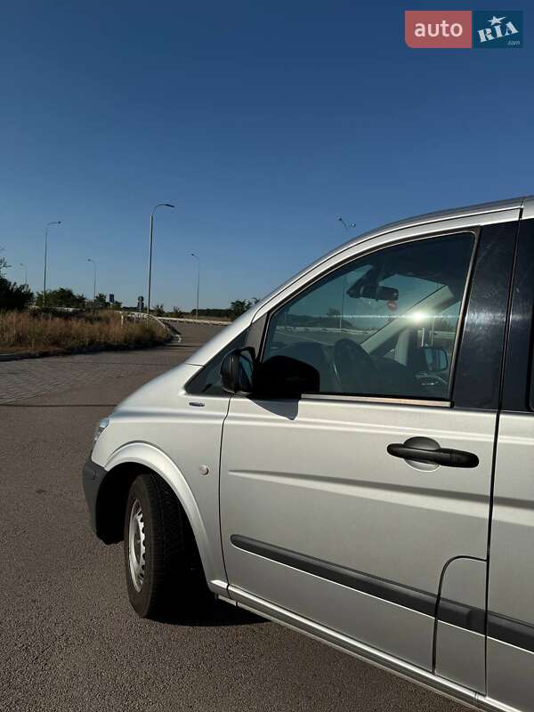 Минивэн Mercedes-Benz Vito 2013 в Хороле