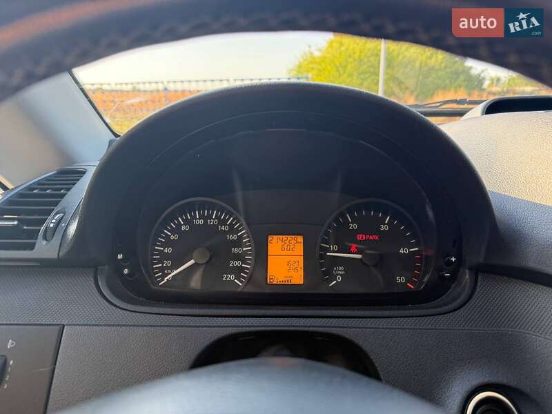 Минивэн Mercedes-Benz Vito 2013 в Хороле