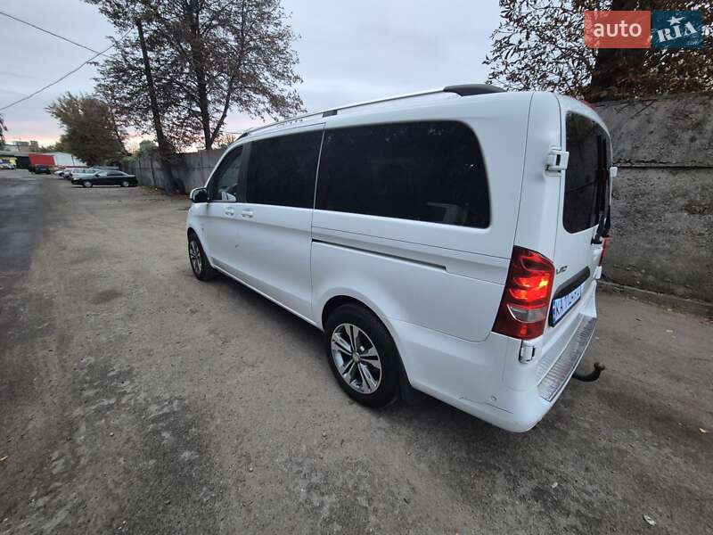 Минивэн Mercedes-Benz Vito 2015 в Киеве