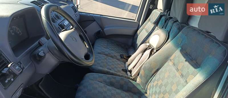 Вантажопасажирський фургон Mercedes-Benz Vito 2001 в Вінниці