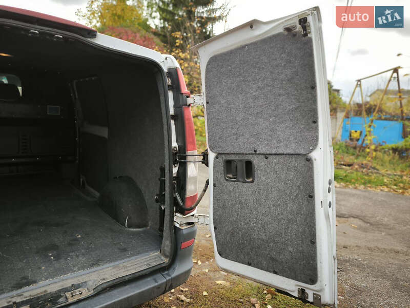 Вантажний фургон Mercedes-Benz Vito 2010 в Харкові