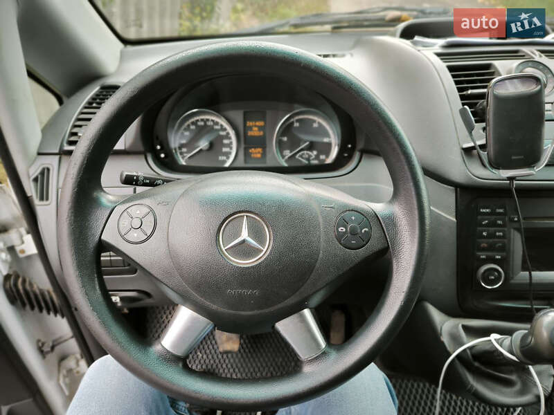 Вантажний фургон Mercedes-Benz Vito 2010 в Харкові