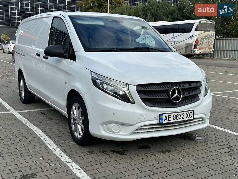 Вантажний фургон Mercedes-Benz Vito 2018 в Луцьку
