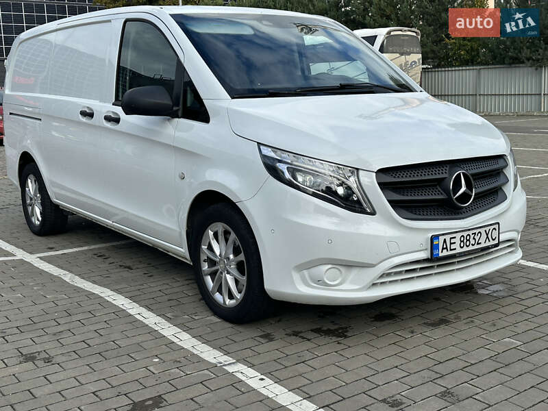 Вантажний фургон Mercedes-Benz Vito 2018 в Луцьку
