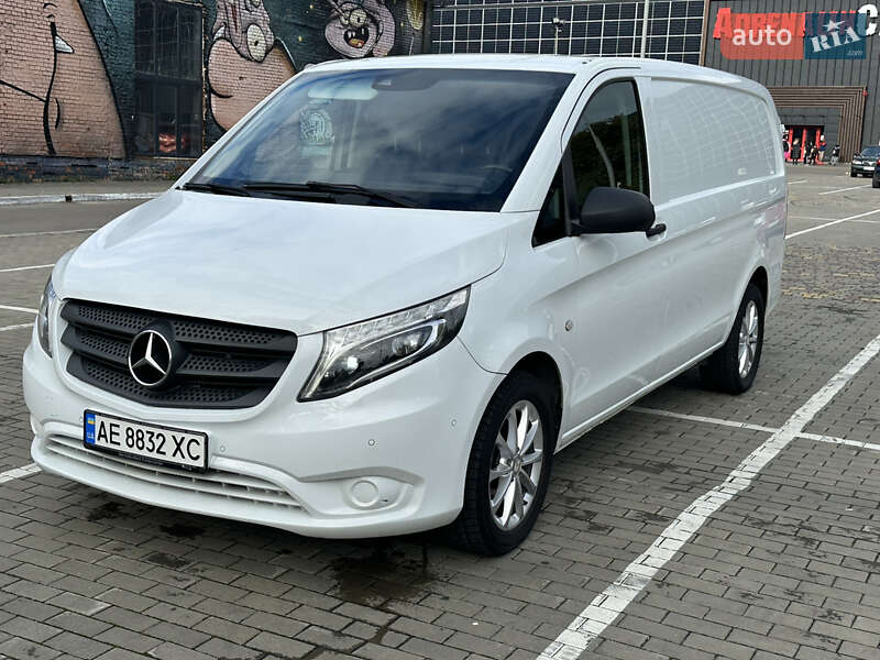 Вантажний фургон Mercedes-Benz Vito 2018 в Луцьку