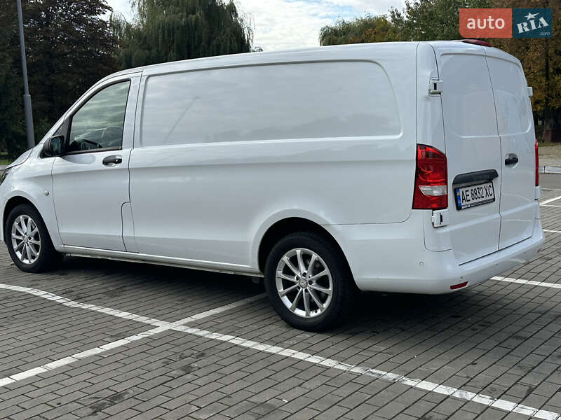Вантажний фургон Mercedes-Benz Vito 2018 в Луцьку