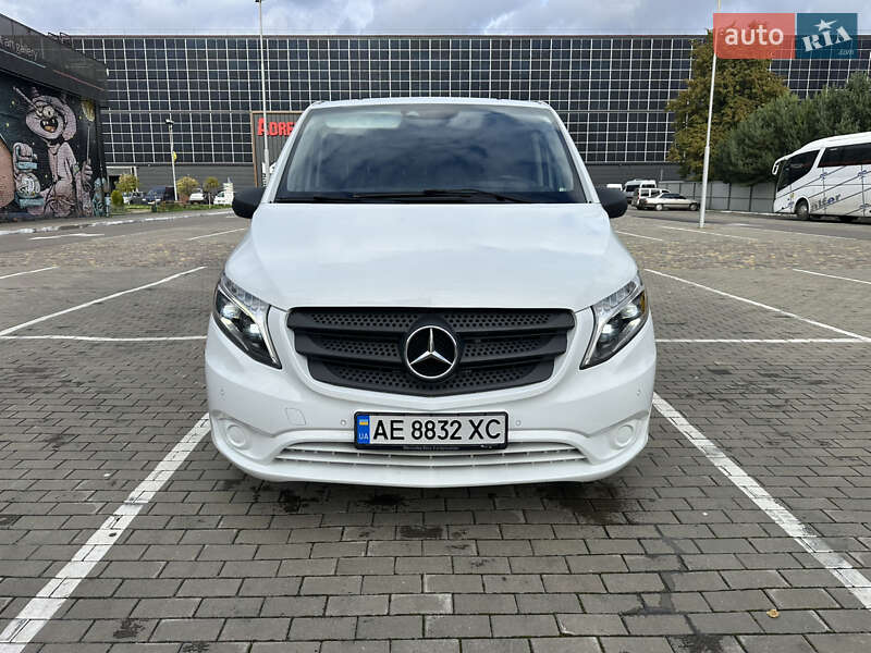 Вантажний фургон Mercedes-Benz Vito 2018 в Луцьку